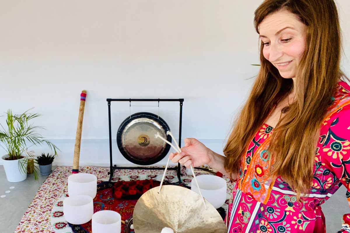 SOUND BATH WITH LORENA: NEW MOON IN SAGITTARIUS | Yoga Reading